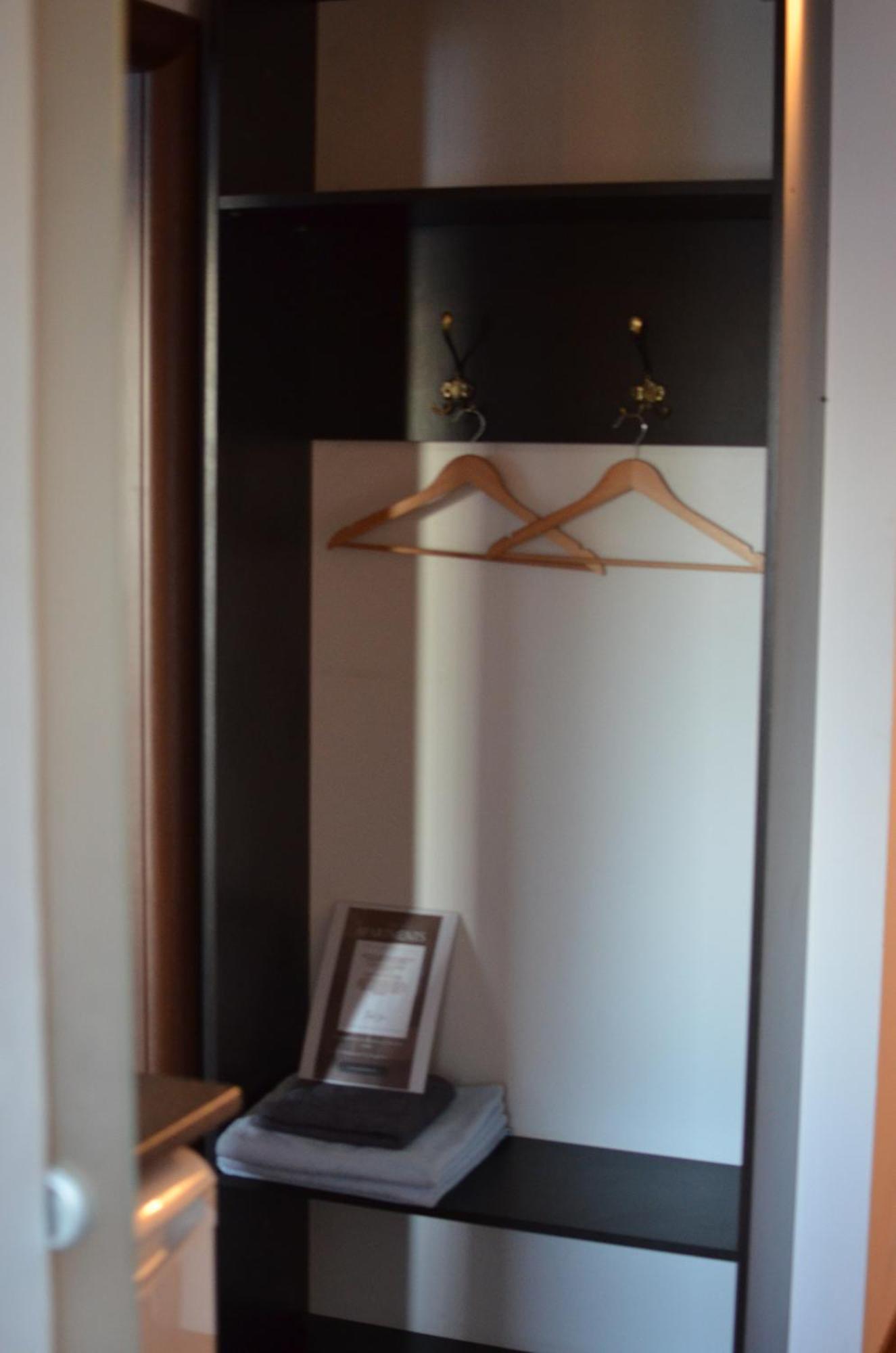 Vila Cu Trandafiri Cozy Apartments 2 Camere Bragadiru Bagian luar foto