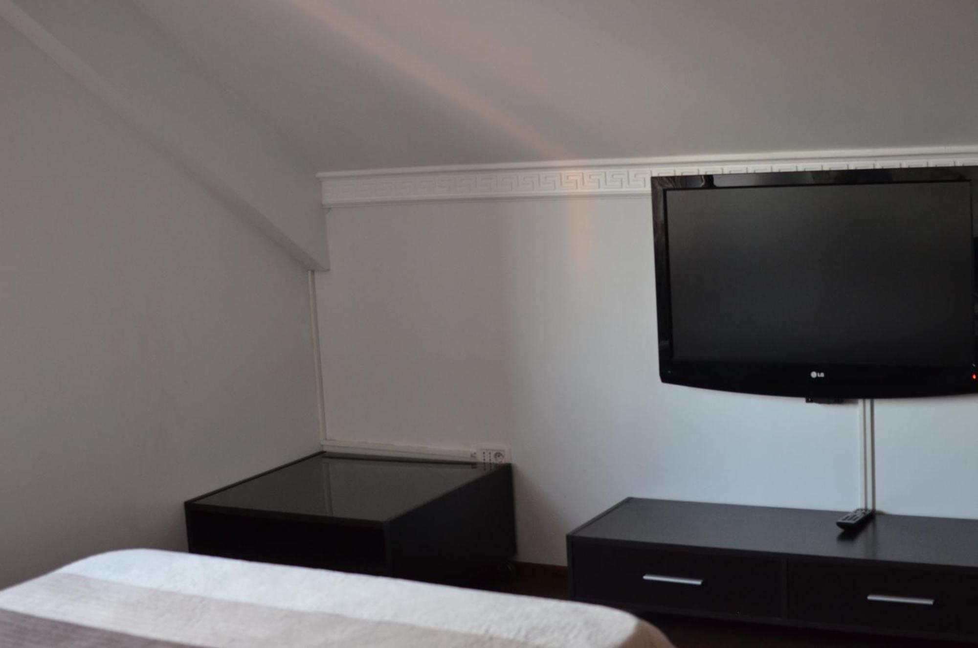 Vila Cu Trandafiri Cozy Apartments 2 Camere Bragadiru Bagian luar foto